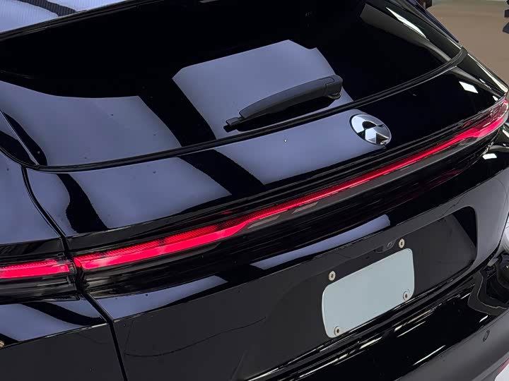 Фото 9 - Nio ET5T