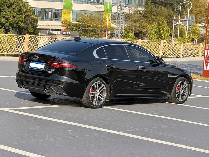 Фото 5 - Jaguar XE L