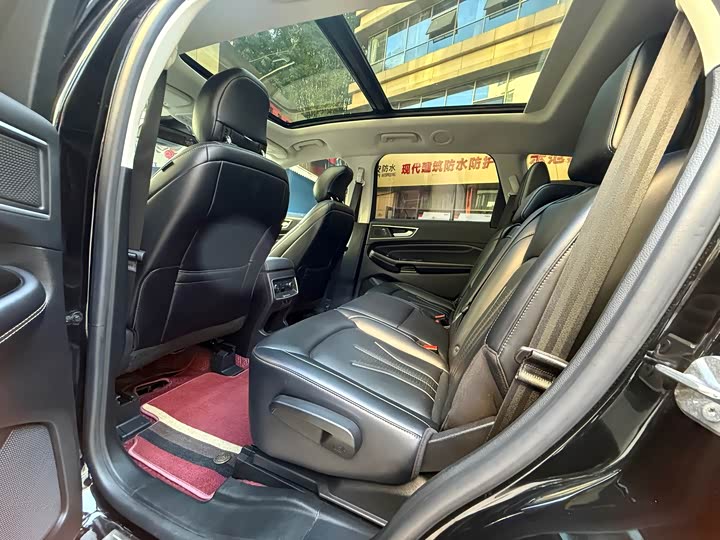 Фото 4 - Ford Edge