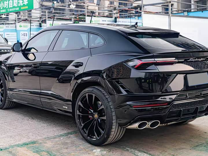 Фото 5 - Lamborghini Urus