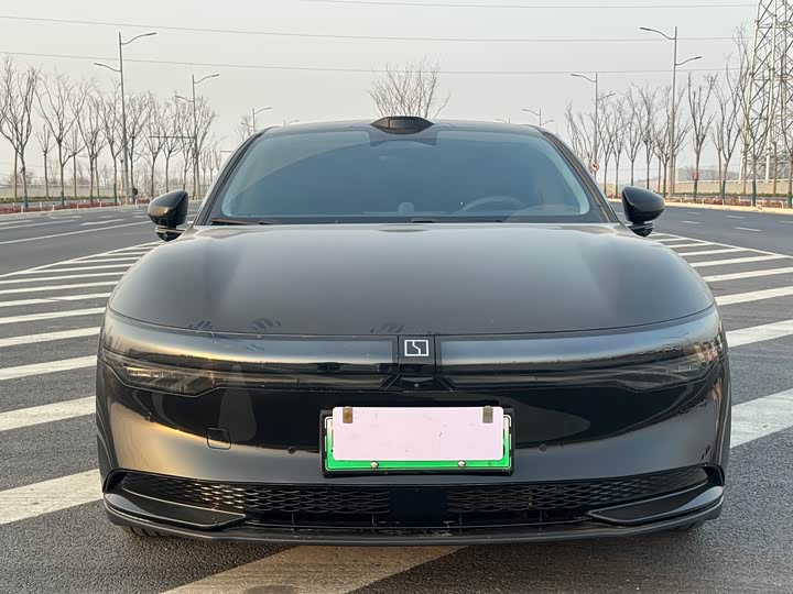 Фото 2 - Zeekr 007