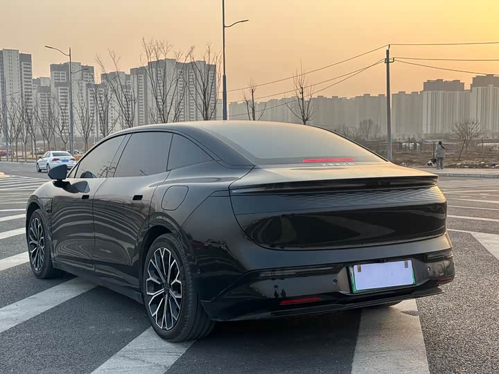 Фото 4 - Zeekr 007