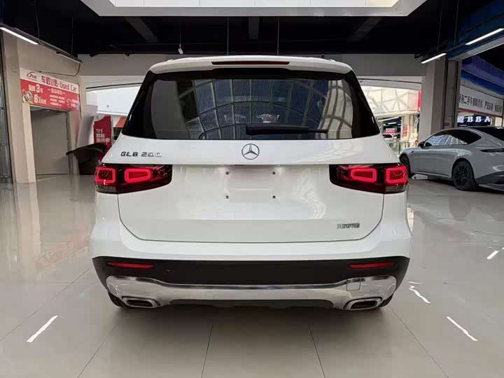 Фото 8 - Mercedes-Benz GLB-Class