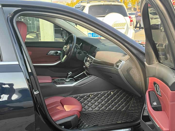 Фото 4 - BMW 3 Series