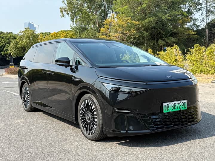 Фото 1 - XPeng X9