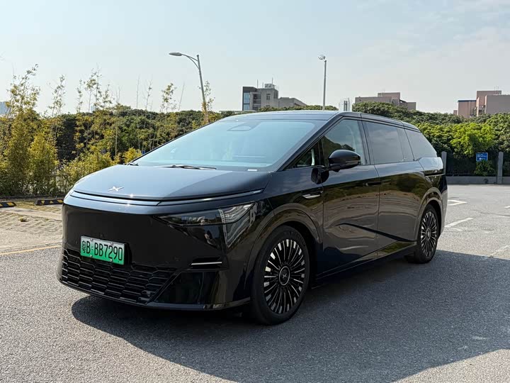 Фото 3 - XPeng X9