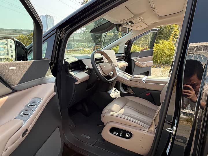 Фото 4 - XPeng X9