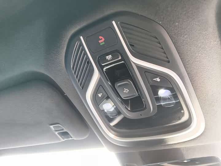 Фото 7 - Geely Monjaro