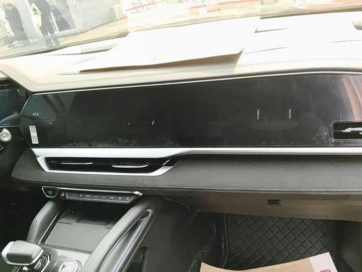 Фото 8 - Geely Monjaro