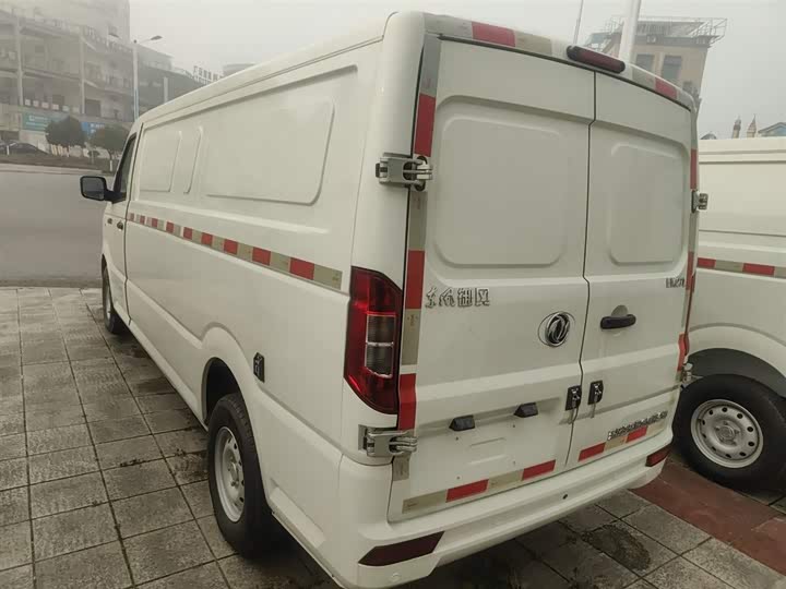 Фото 5 - Dongfeng EM27