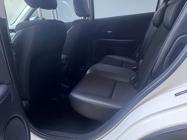 Фото 9 - Honda Vezel