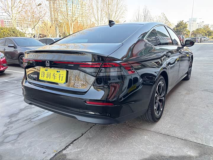 Фото 6 - Honda Accord