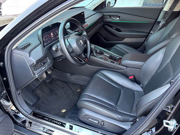 Фото 7 - Honda Accord