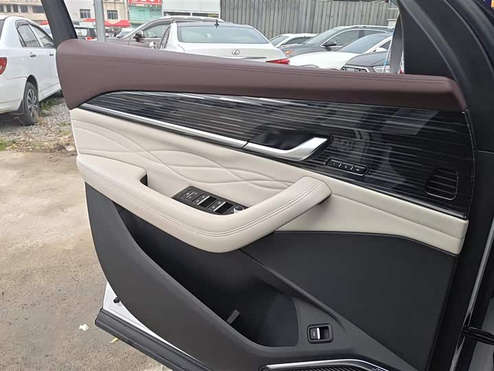 Фото 7 - Geely Monjaro