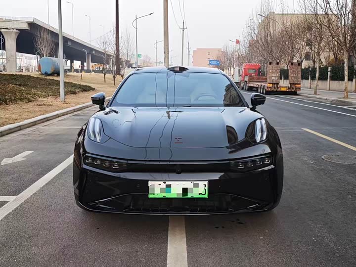 Фото 2 - Zeekr 001