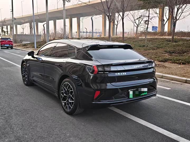 Фото 4 - Zeekr 001