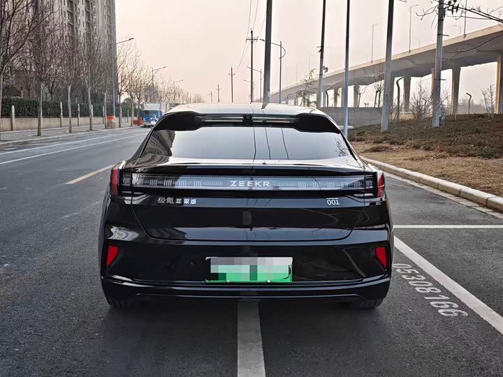 Фото 5 - Zeekr 001