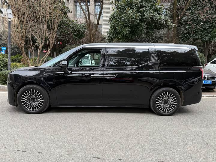 Фото 4 - Zeekr 009