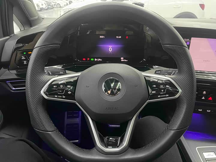 Фото 8 - Volkswagen Golf