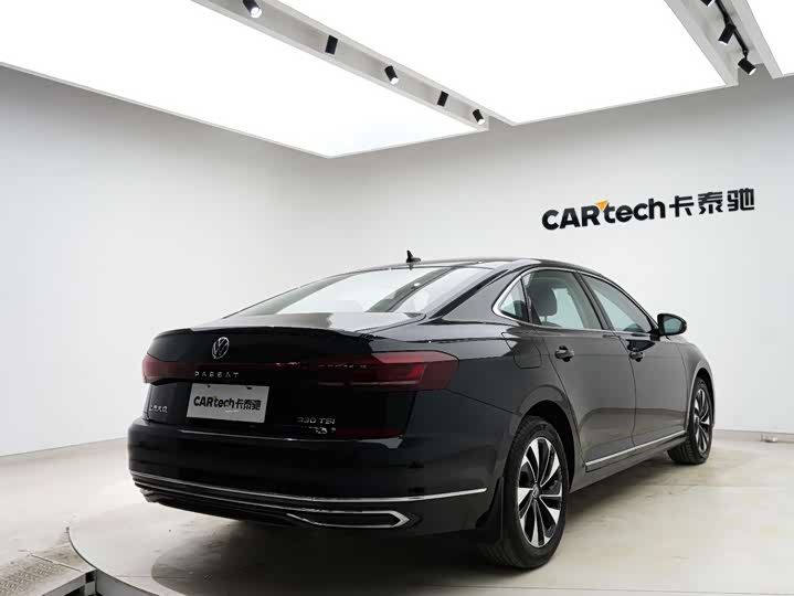 Фото 9 - Volkswagen Passat