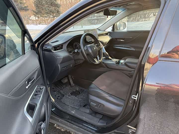 Фото 9 - Toyota Venza