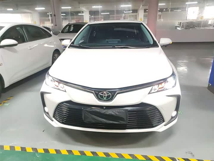 Фото 3 - Toyota Corolla