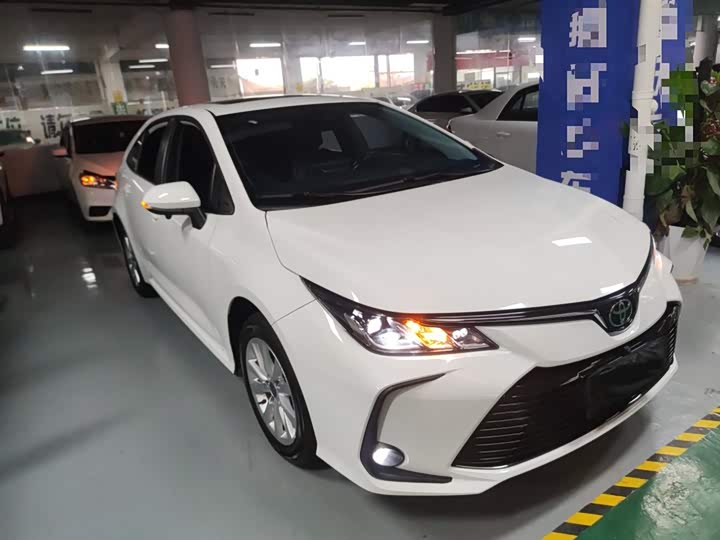 Фото 4 - Toyota Corolla