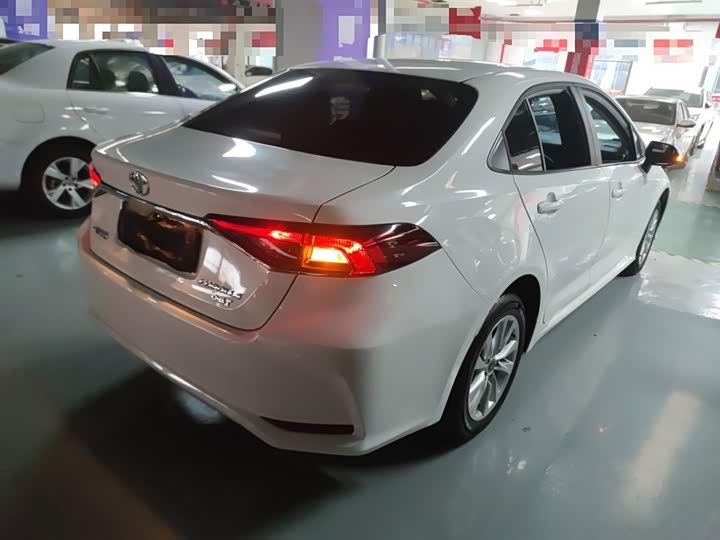 Фото 7 - Toyota Corolla