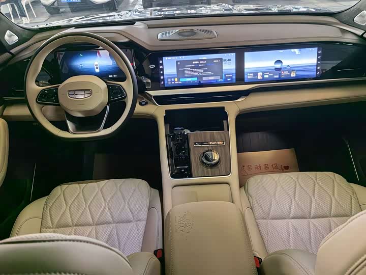 Фото 9 - Geely Monjaro