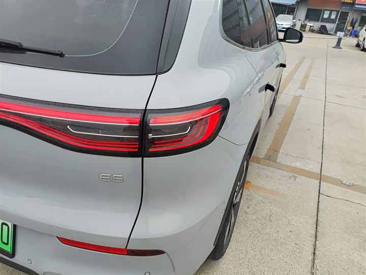 Фото 8 - Geely Galaxy E5