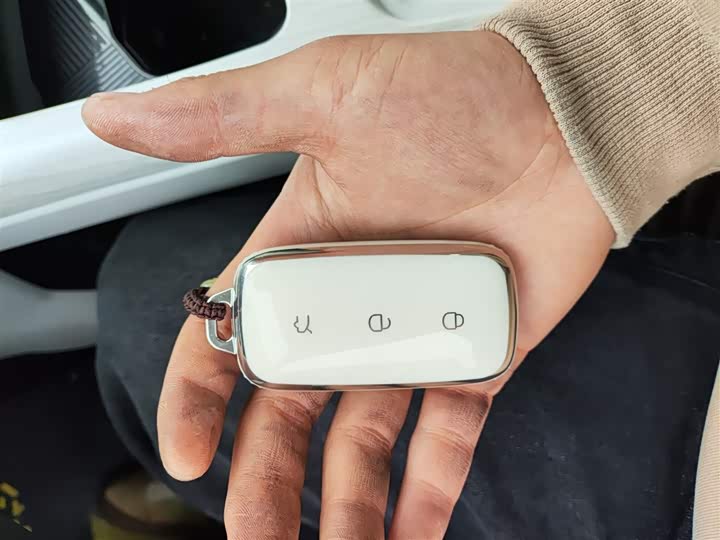 Фото 9 - Geely Galaxy E5