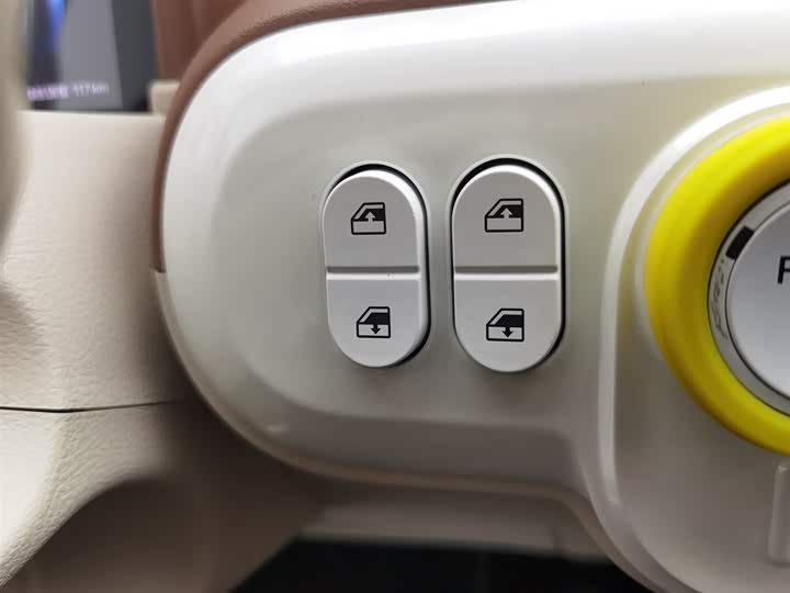 Фото 9 - Bestune Pony