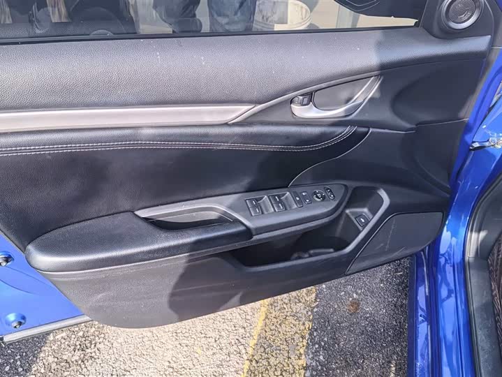 Фото 7 - Honda Civic