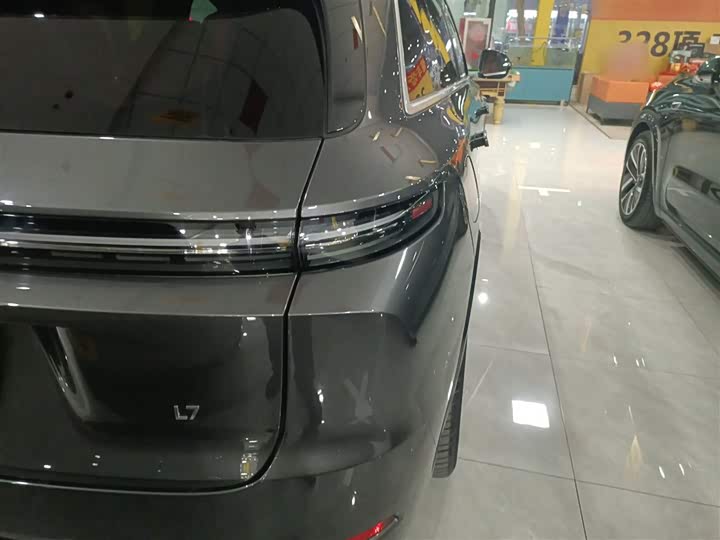 Фото 8 - LiXiang L7