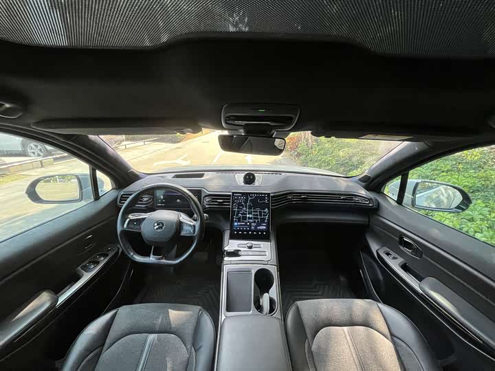 Фото 3 - Nio EC6