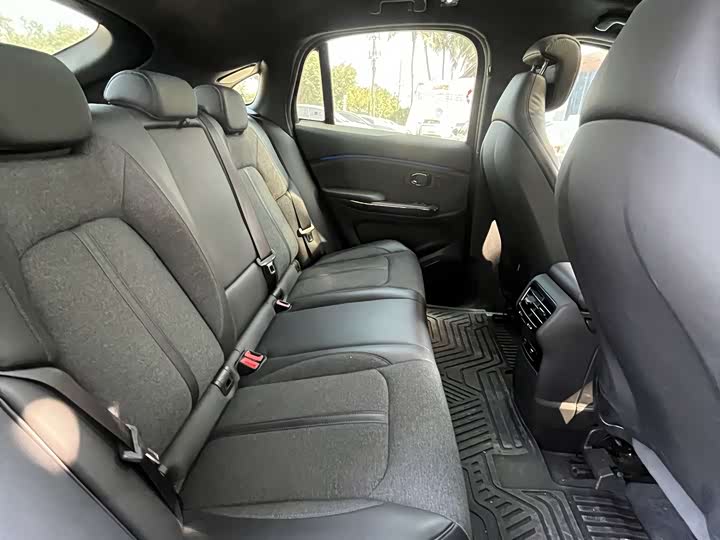 Фото 4 - Nio EC6