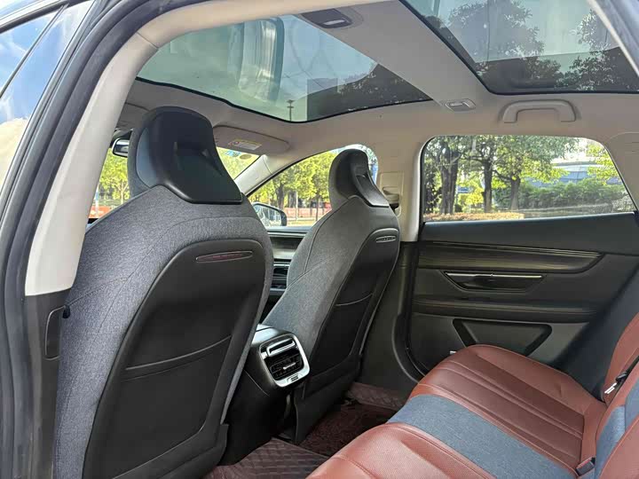 Фото 6 - XPeng P7