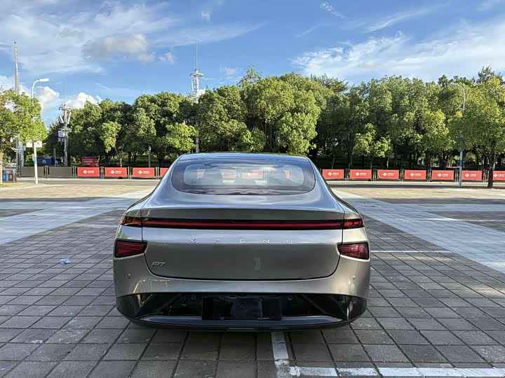 Фото 8 - XPeng P7