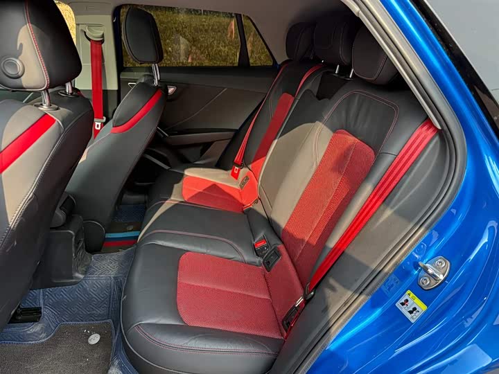 Фото 9 - Audi Q2L