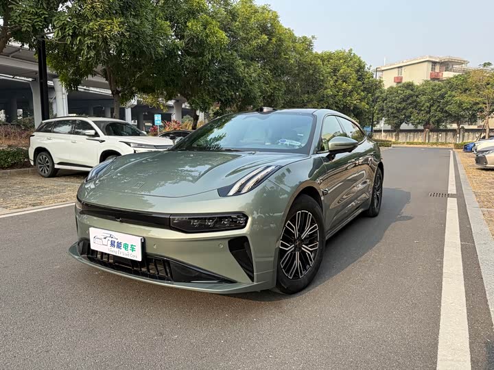 Фото 1 - Zeekr 001