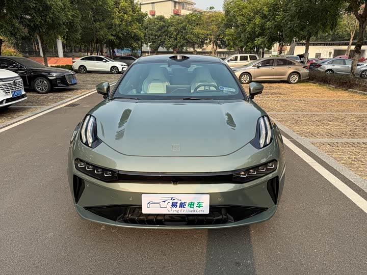 Фото 2 - Zeekr 001