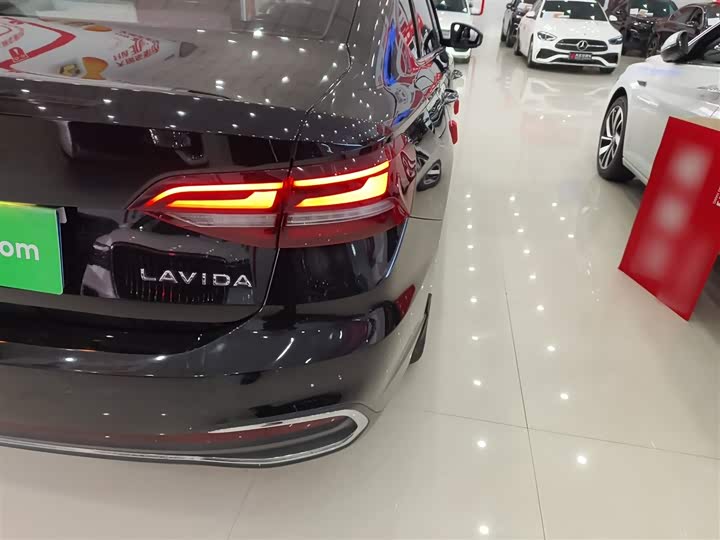 Фото 8 - Volkswagen Lavida