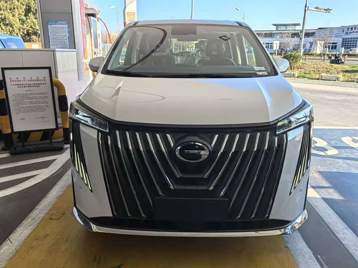 Фото 1 - GAC Trumpchi M8