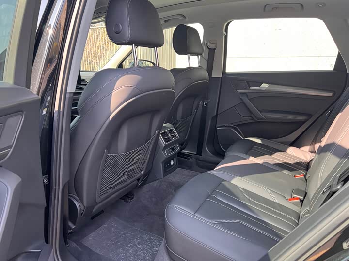 Фото 5 - Audi Q5L