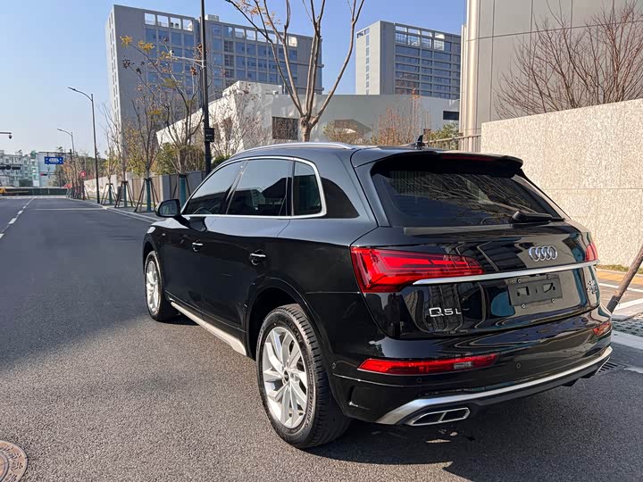 Фото 7 - Audi Q5L