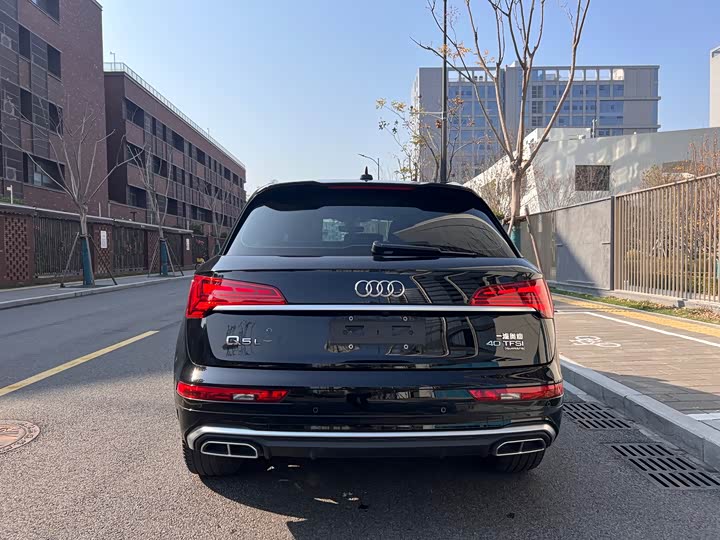 Фото 8 - Audi Q5L