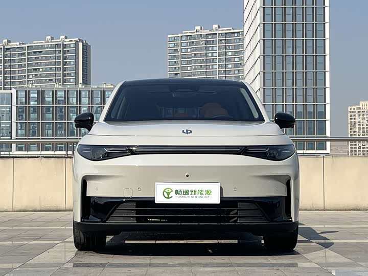 Фото 2 - Leapmotor C10