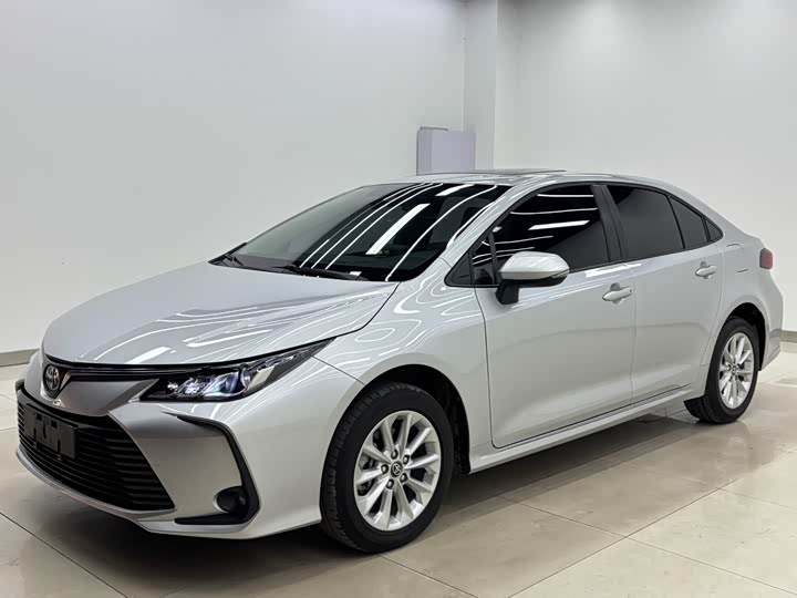 Фото 1 - Toyota Corolla