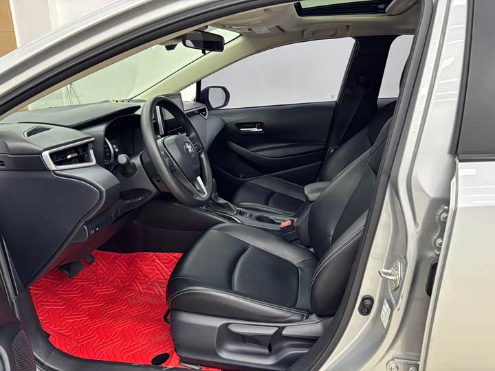 Фото 4 - Toyota Corolla