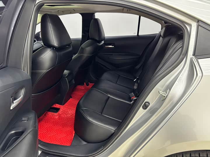 Фото 5 - Toyota Corolla